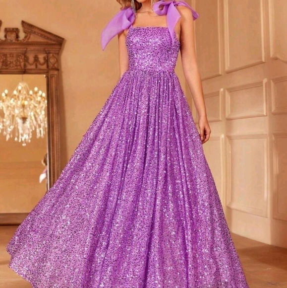 Purple Sequined, A Line, Pleated, Sleeveless, Gown - Picture 4 of 9